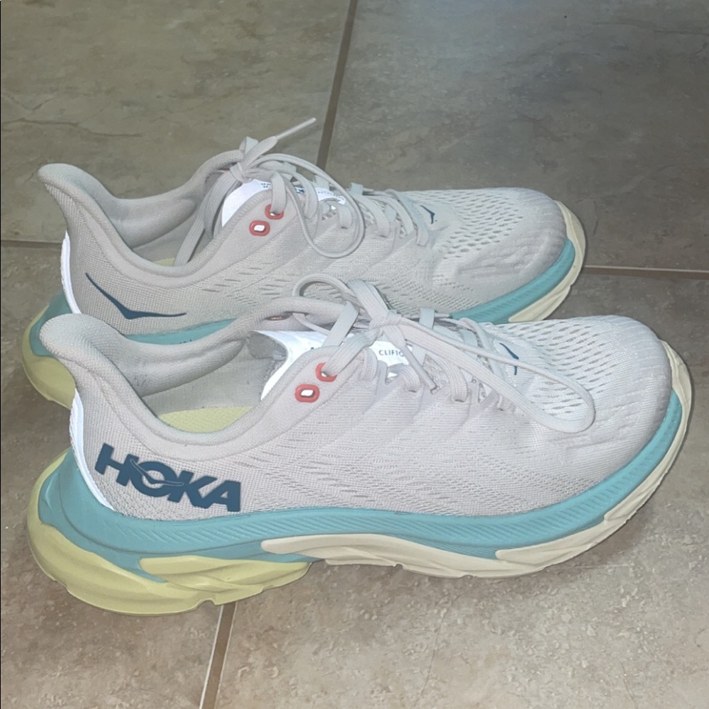 Hoka Clifton Edge-Never Worn